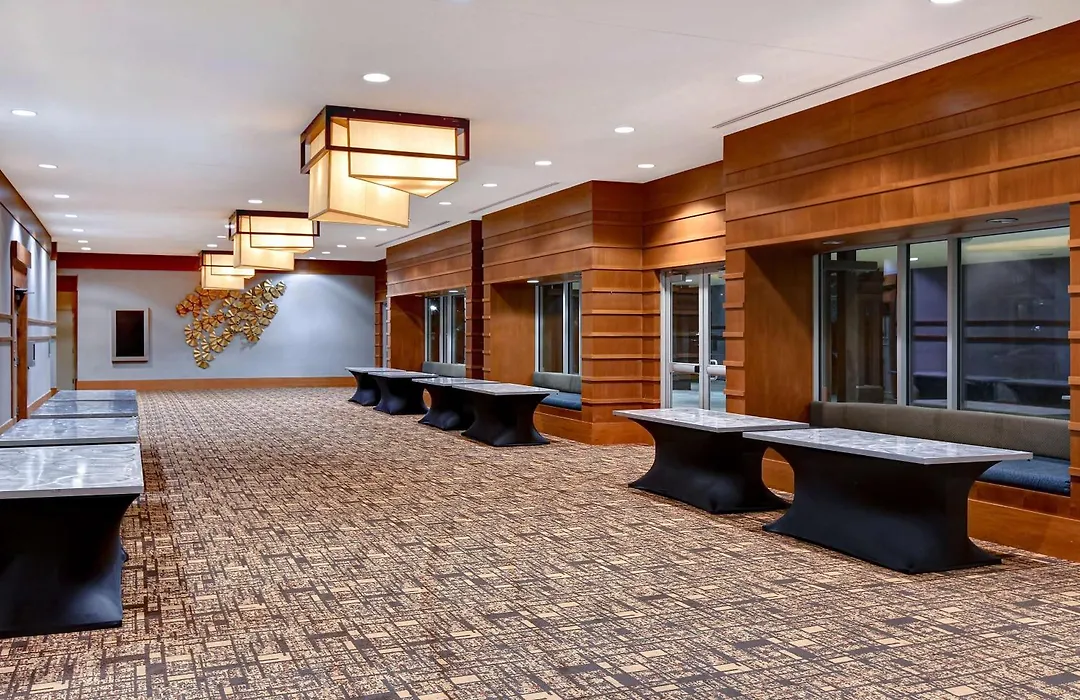Doubletree By Hilton Phoenix- Tempe-1