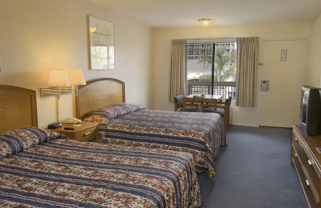 Ramada By Wyndham Anaheim Convention Center-1