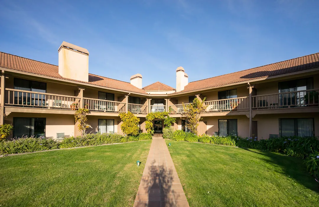 Half Moon Bay Lodge-1