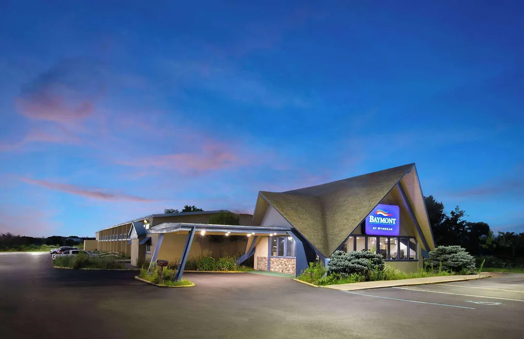 Baymont By Wyndham Bay City-1