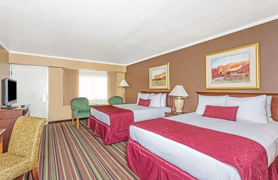 Days Inn & Suites By Wyndham Logan-1