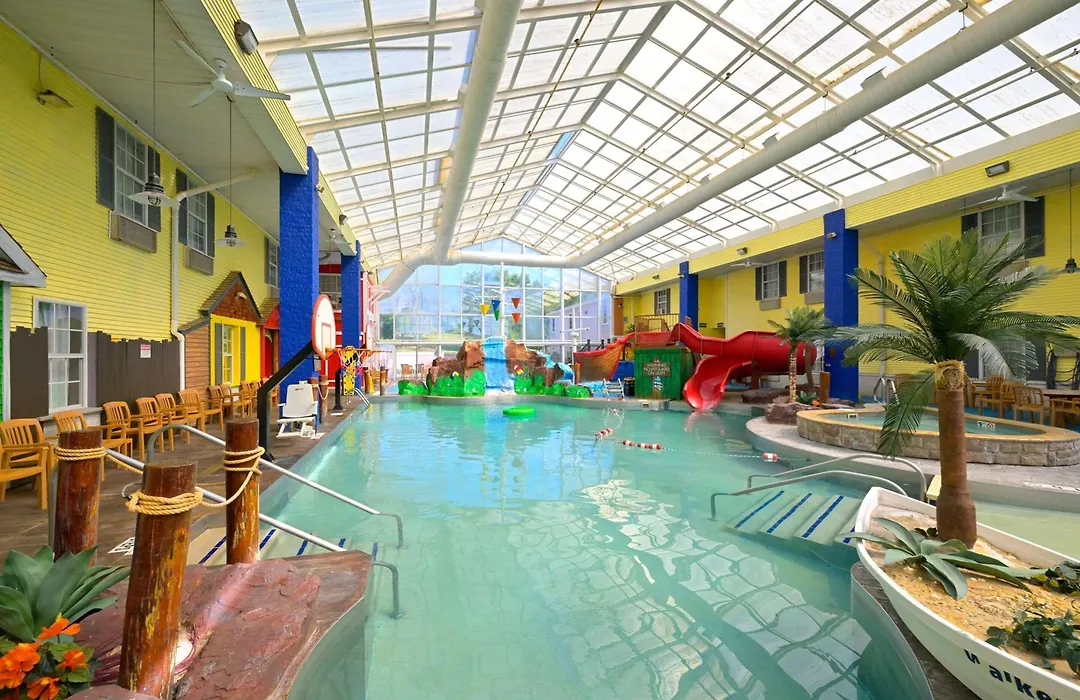 Comfort Inn Splash Harbor-1