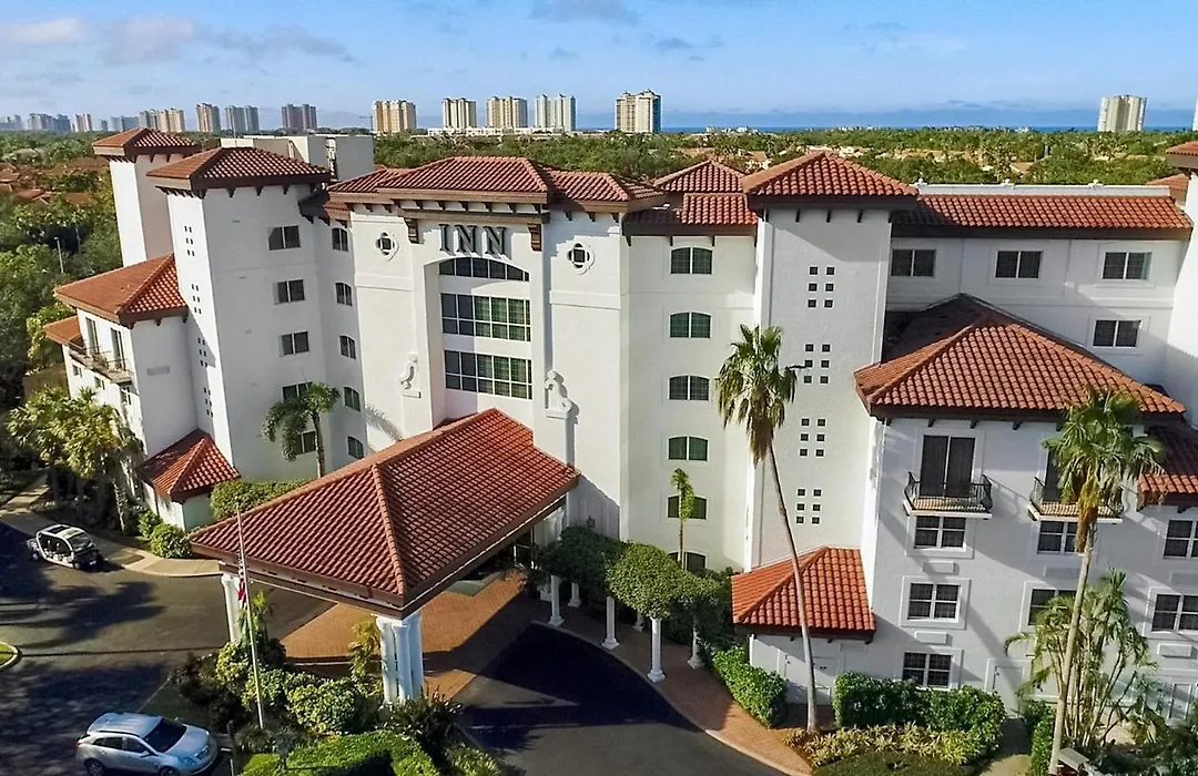 Inn At Pelican Bay-1
