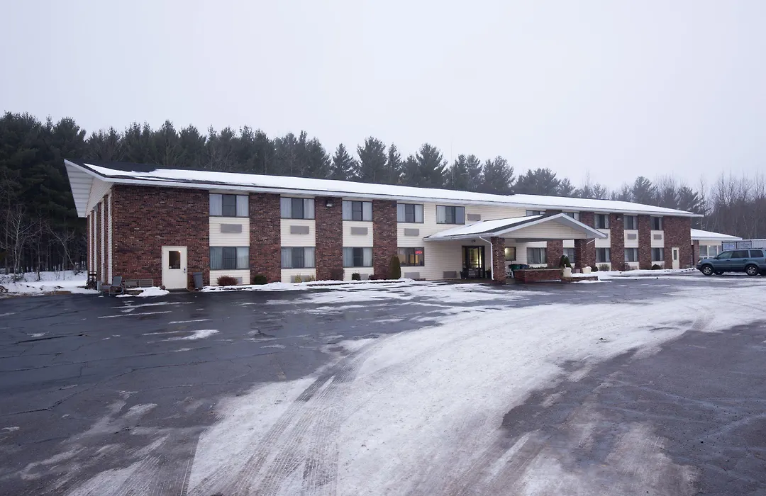 Travelodge By Wyndham Merrill-1