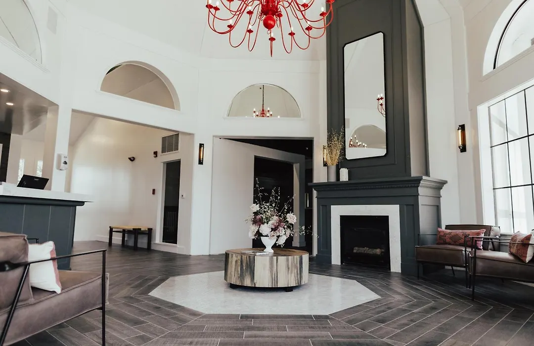 Vinland Hotel And Lounge-1