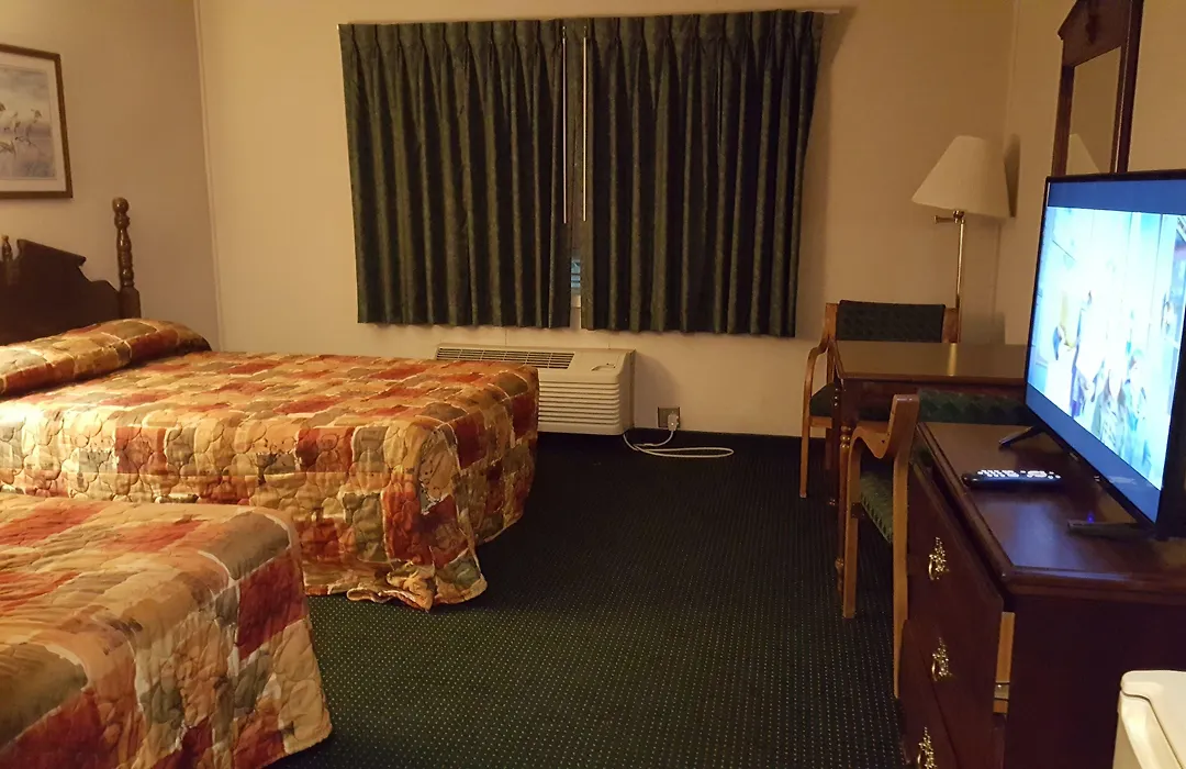Rapids Inn & Suites-1