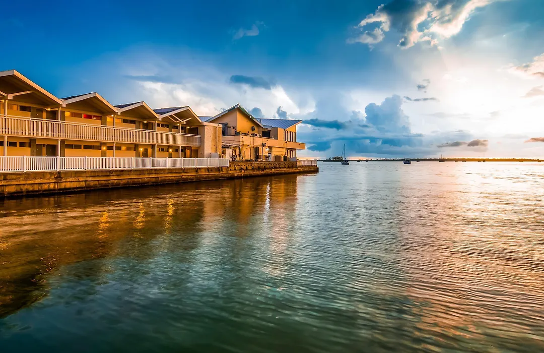 Best Western Plus Yacht Harbor Inn-1