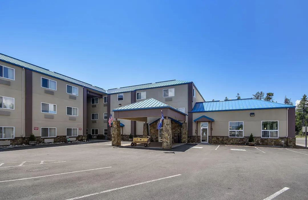 Yellowstone West Gate Hotel-1