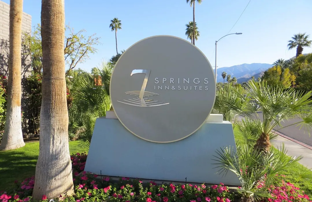 7 Springs Inn & Suites-1