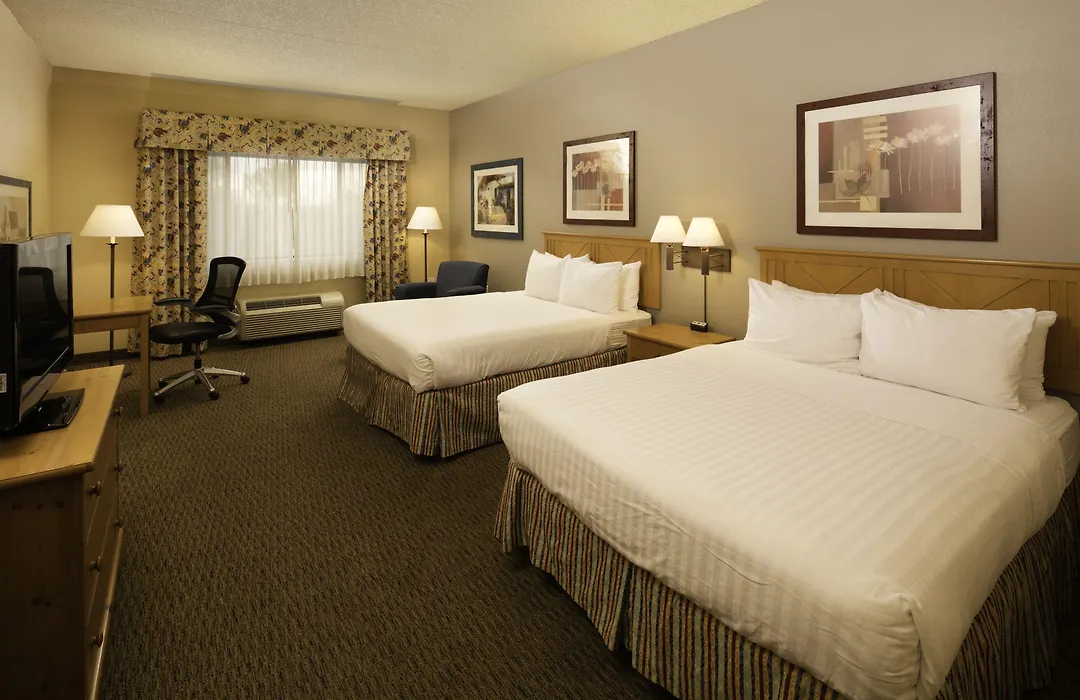 Red Lion Inn & Suites Goodyear Newly Renovated-1