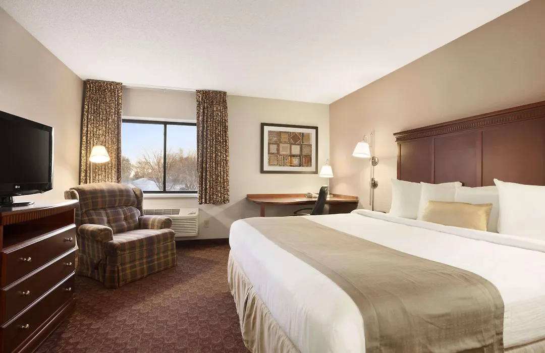 Baymont By Wyndham Sioux Falls-1