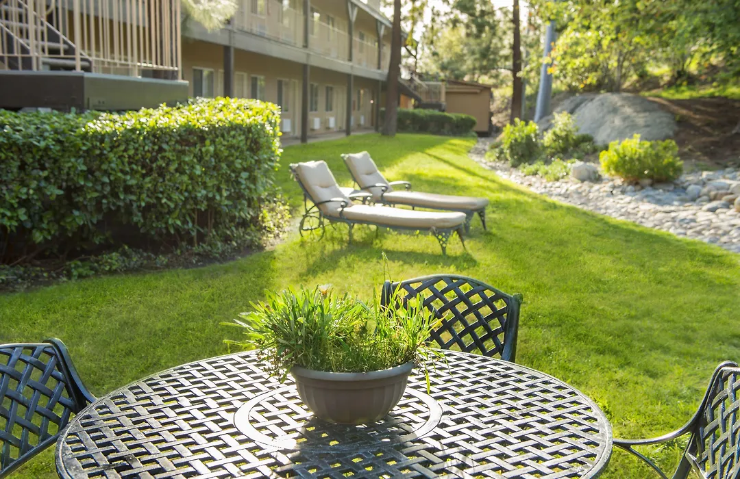 Ayres Lodge Alpine-1