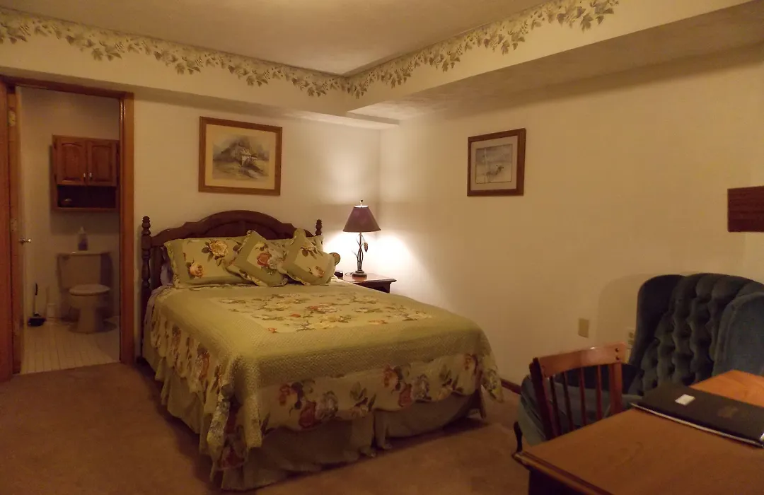 7 Gables Inn & Suites-1