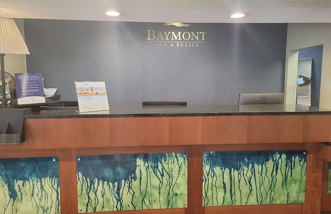 Baymont By Wyndham Thornton-1