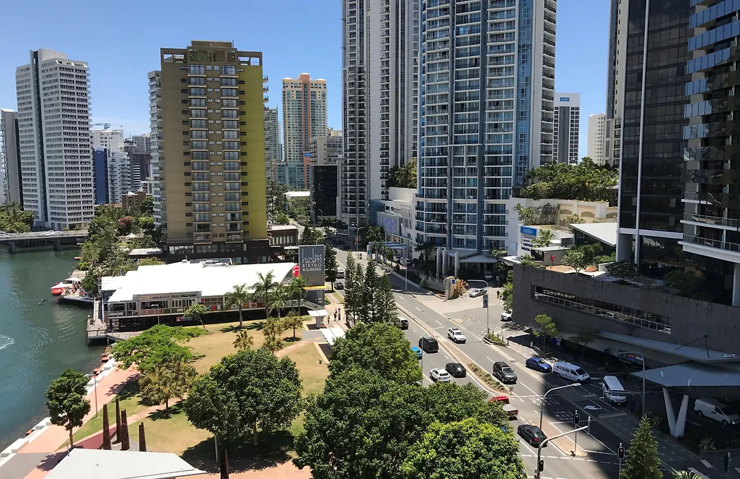 Moorings On Cavill Surfers Paradise-1
