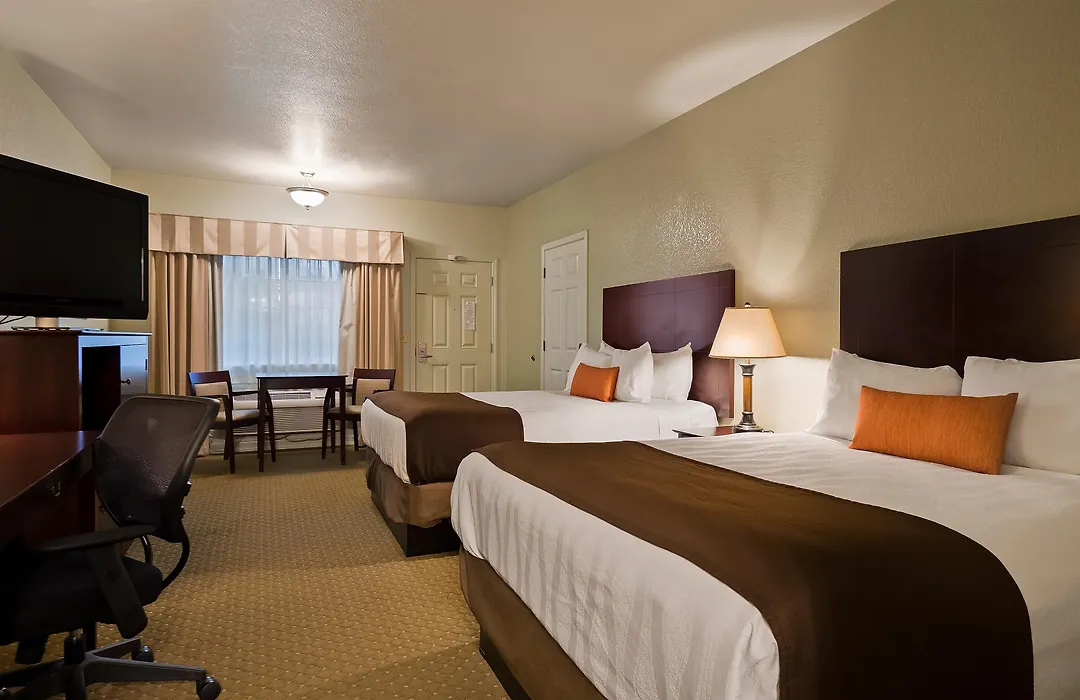 Best Western Plus Bayshore Inn-1