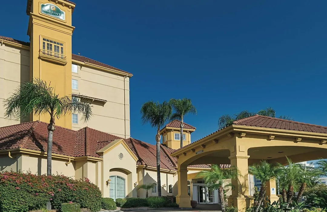 La Quinta Inn & Suites By Wyndham Ontario Airport-1