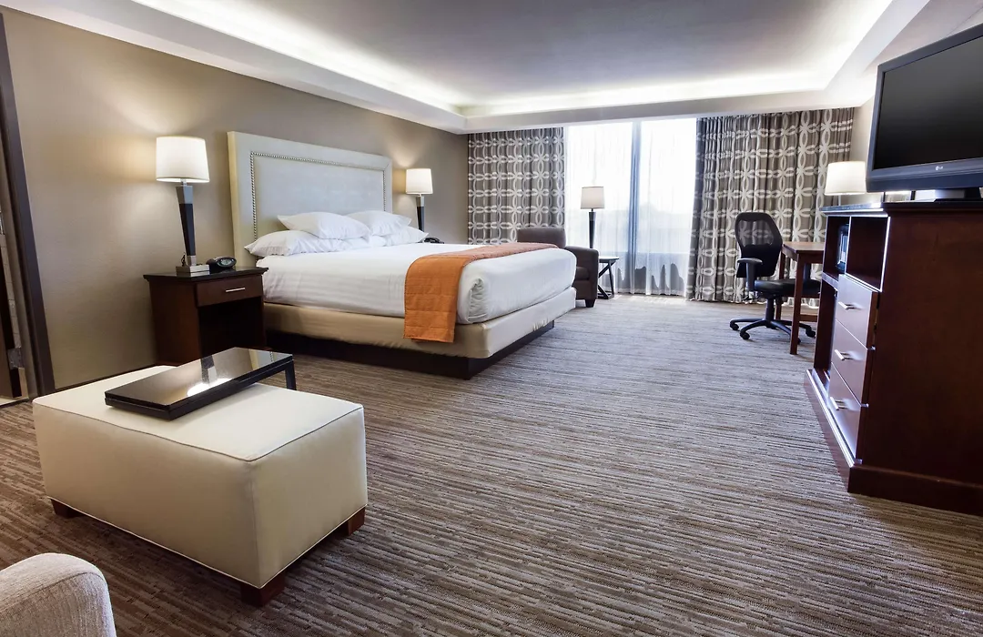 Drury Inn & Suites Kansas City Airport-1