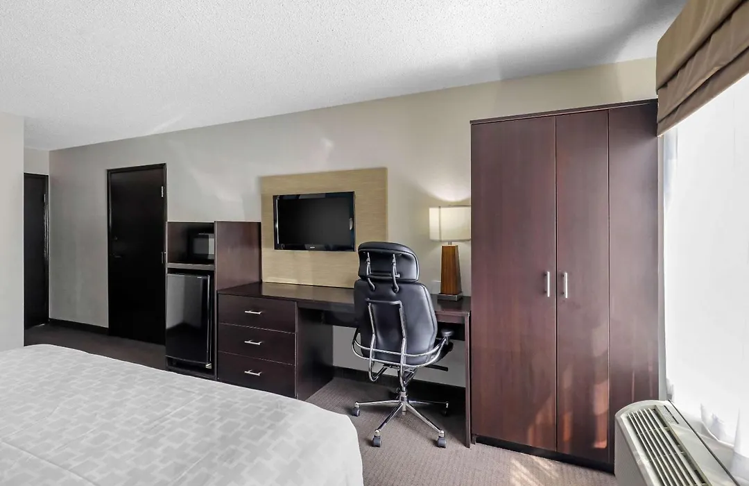 Clarion Inn & Suites Dfw North-1