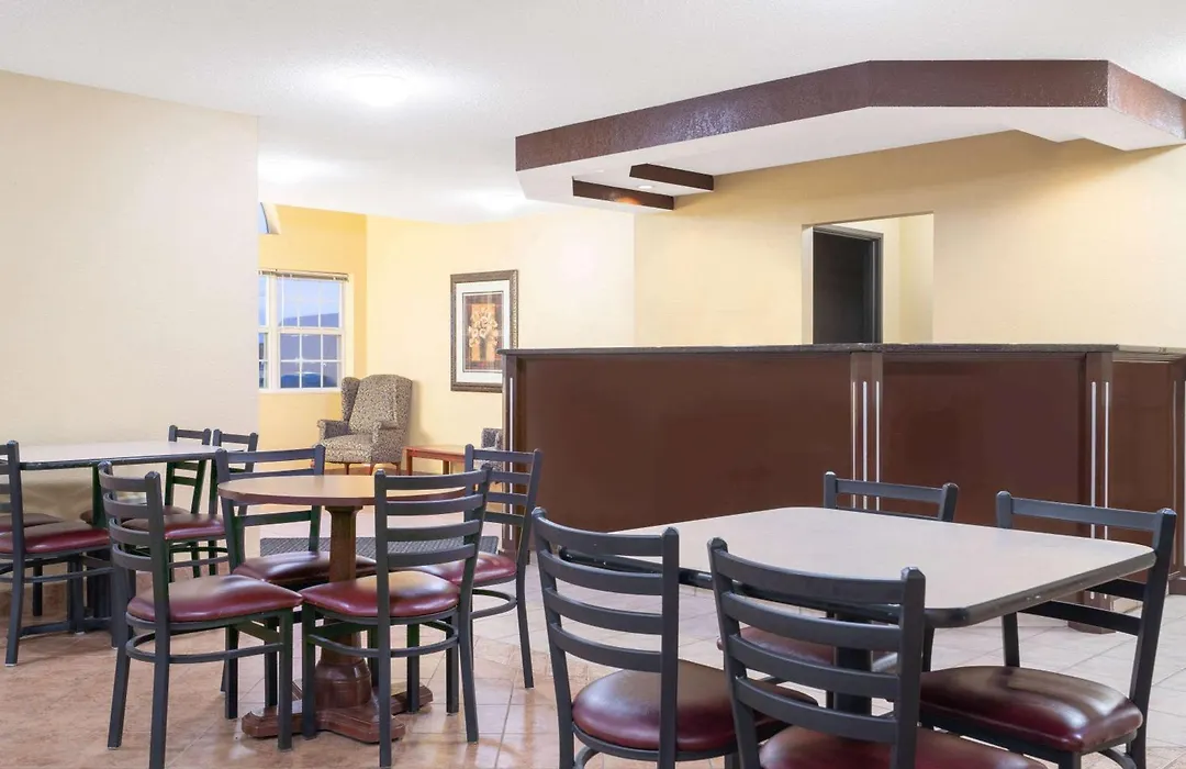 Days Inn By Wyndham Faribault-1