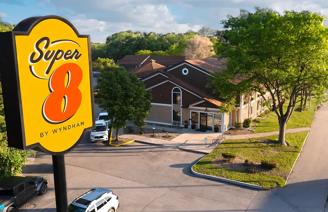 Super 8 By Wyndham Red Wing-1