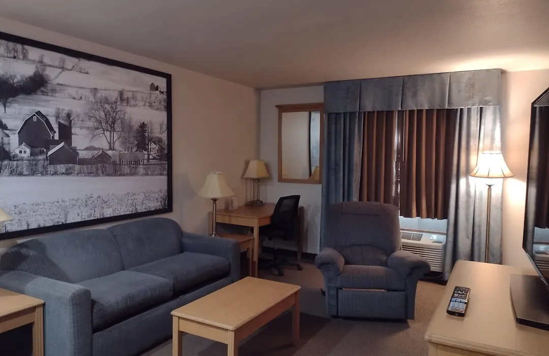 Super 8 By Wyndham Monroe Wi-1