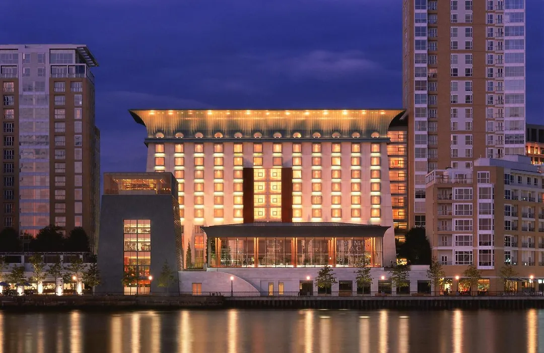 Canary Riverside Plaza Hotel-1