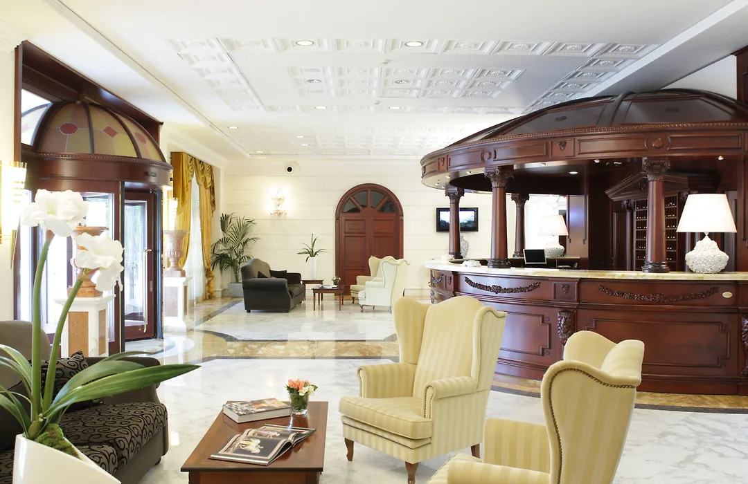 Grand Hotel Vanvitelli-1