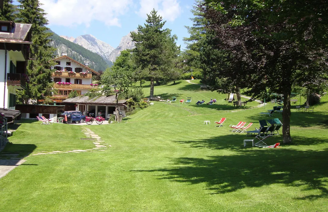 Hotel Menardi-1