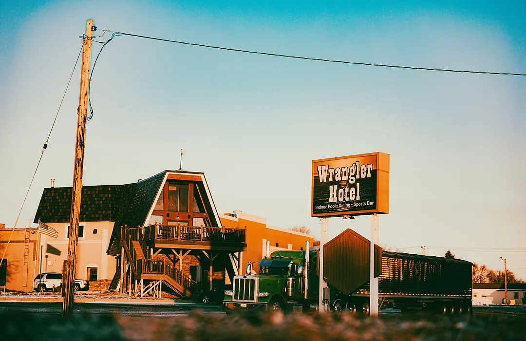 Wrangler Inn Mobridge-1