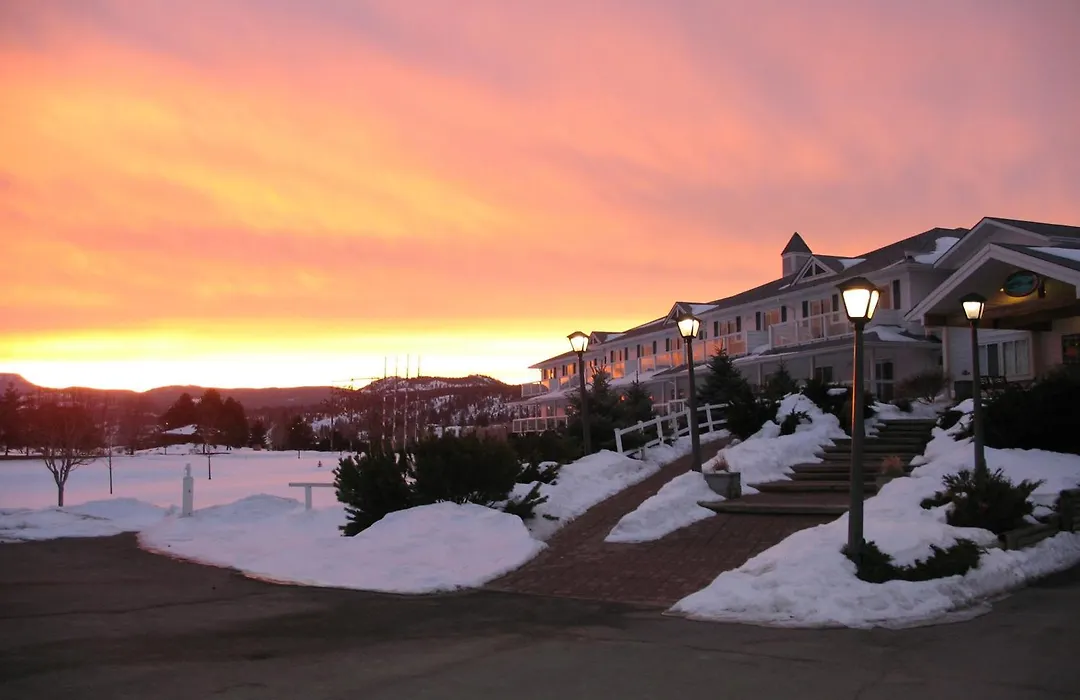 South Thompson Inn & Conference Centre-1