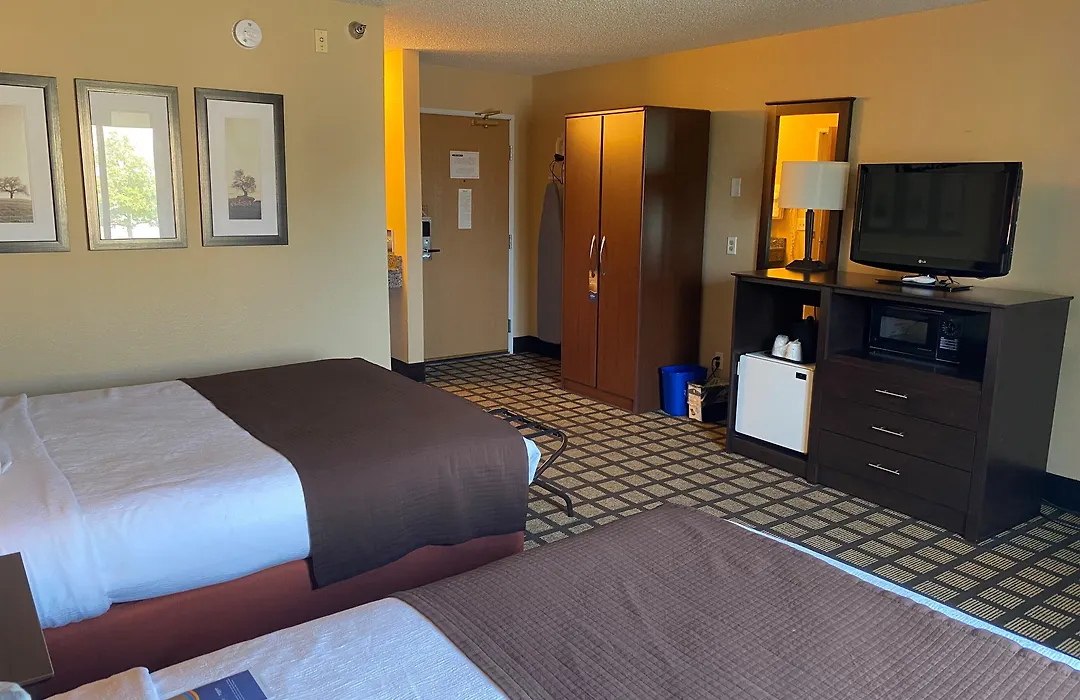 Baymont By Wyndham Lakeville-1