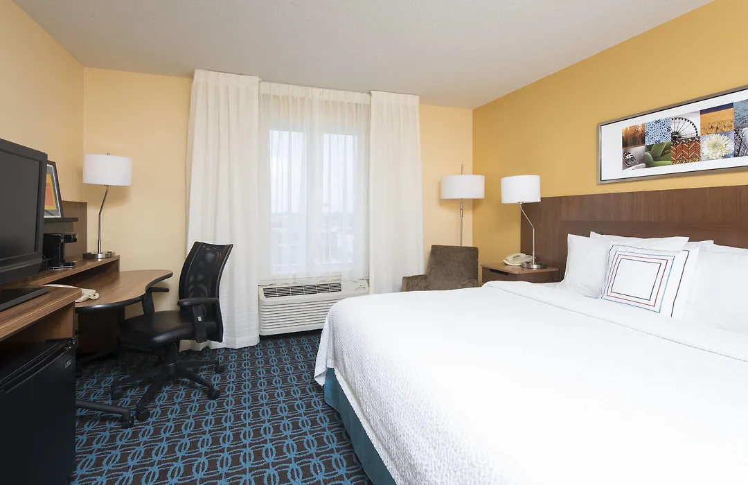 Fairfield Inn And Suites By Marriott Chicago St. Charles-1