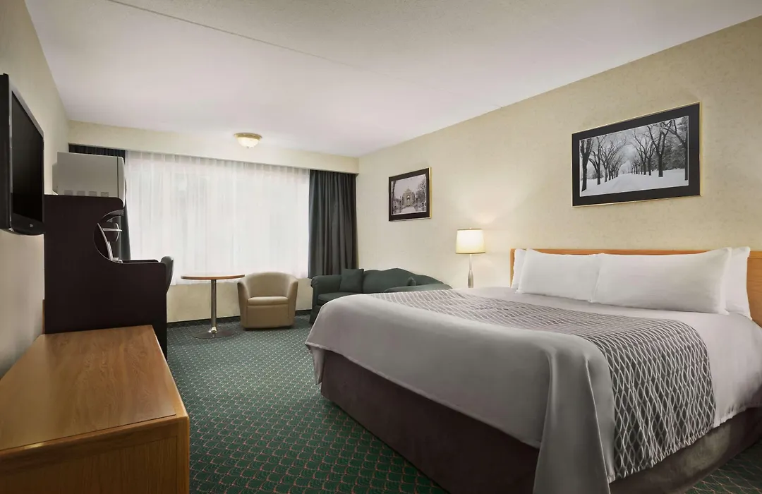 Travelodge By Wyndham Winnipeg East-1