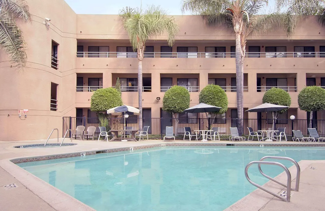 Travelodge By Wyndham Commerce Los Angeles Area-1