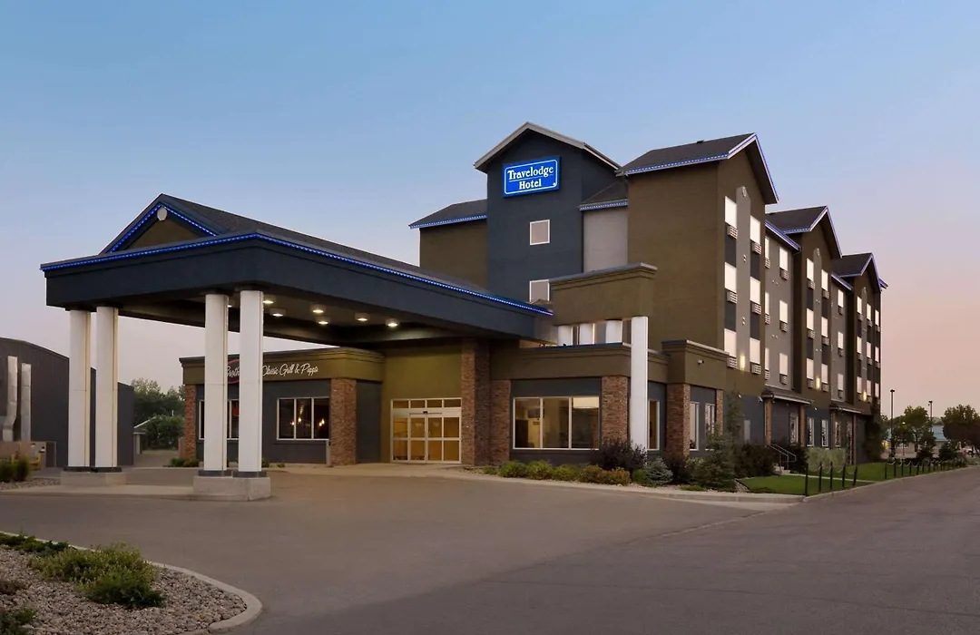 Travelodge Hotel By Wyndham Weyburn-1