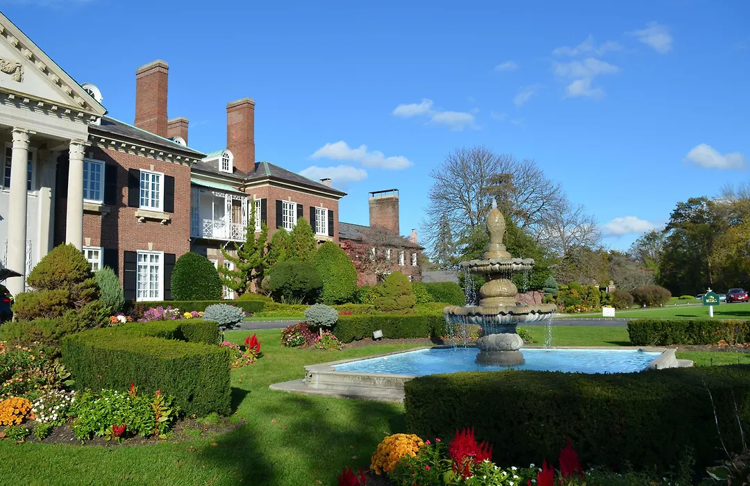 Glen Cove Mansion-1