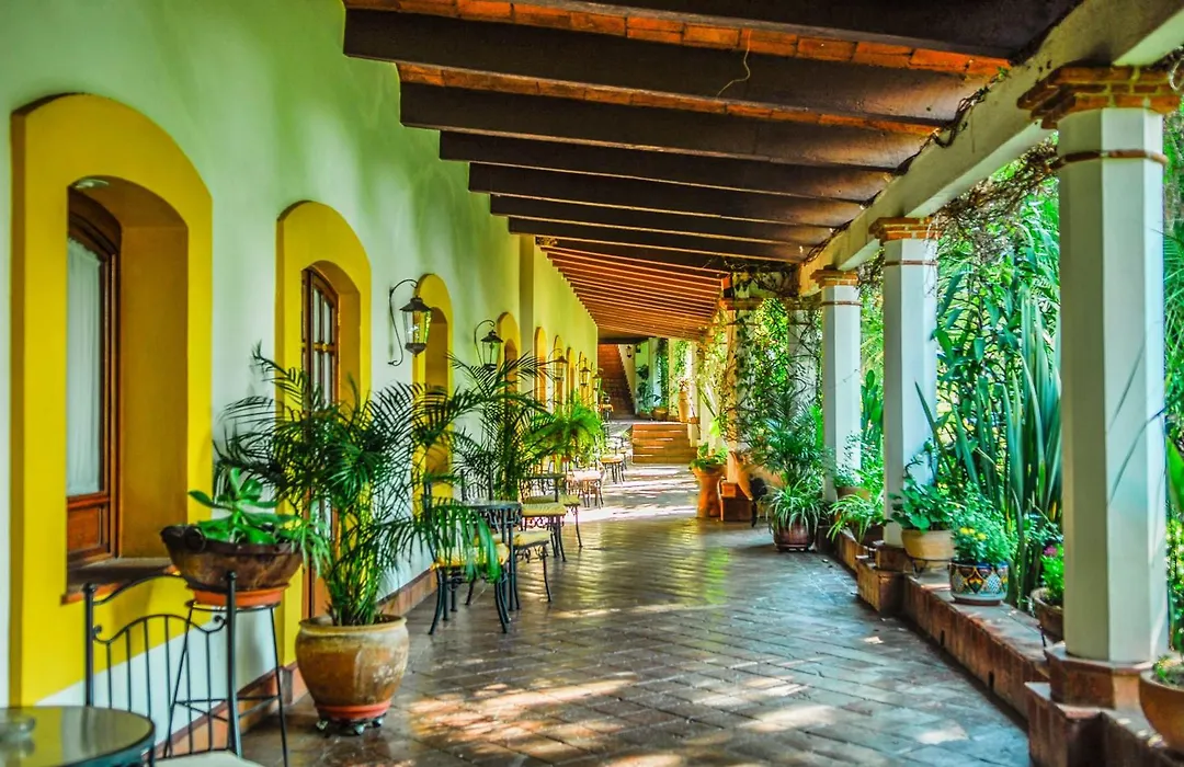 Hotel Hacienda Los Laureles-1