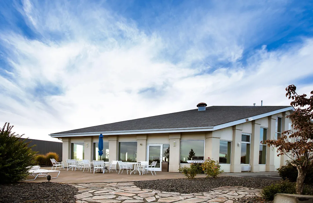 Ten Pin Inn & Suites-1