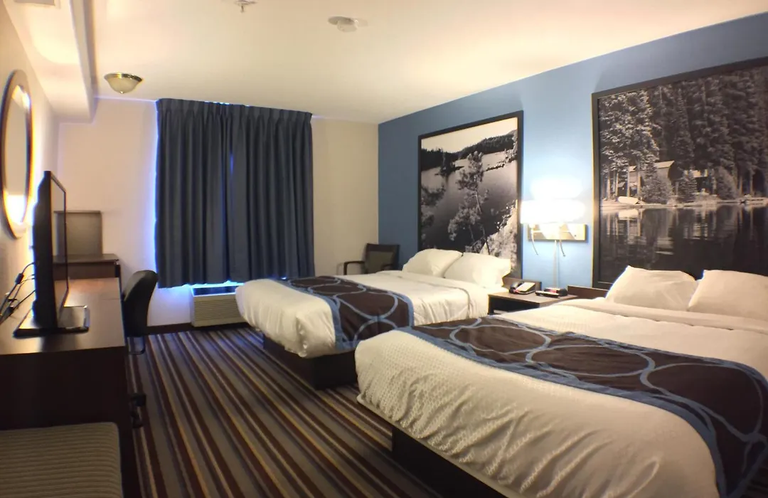 Super 8 By Wyndham Fort Frances-1