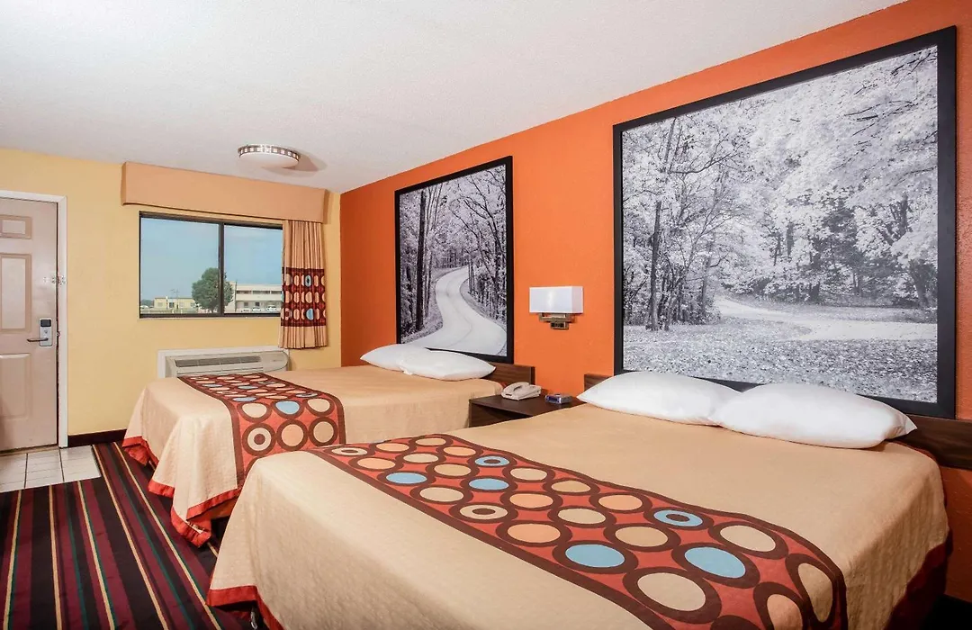 Super 8 By Wyndham Crawfordsville-1
