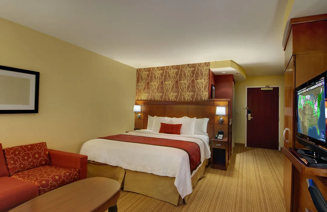 Courtyard By Marriott Madison East-1