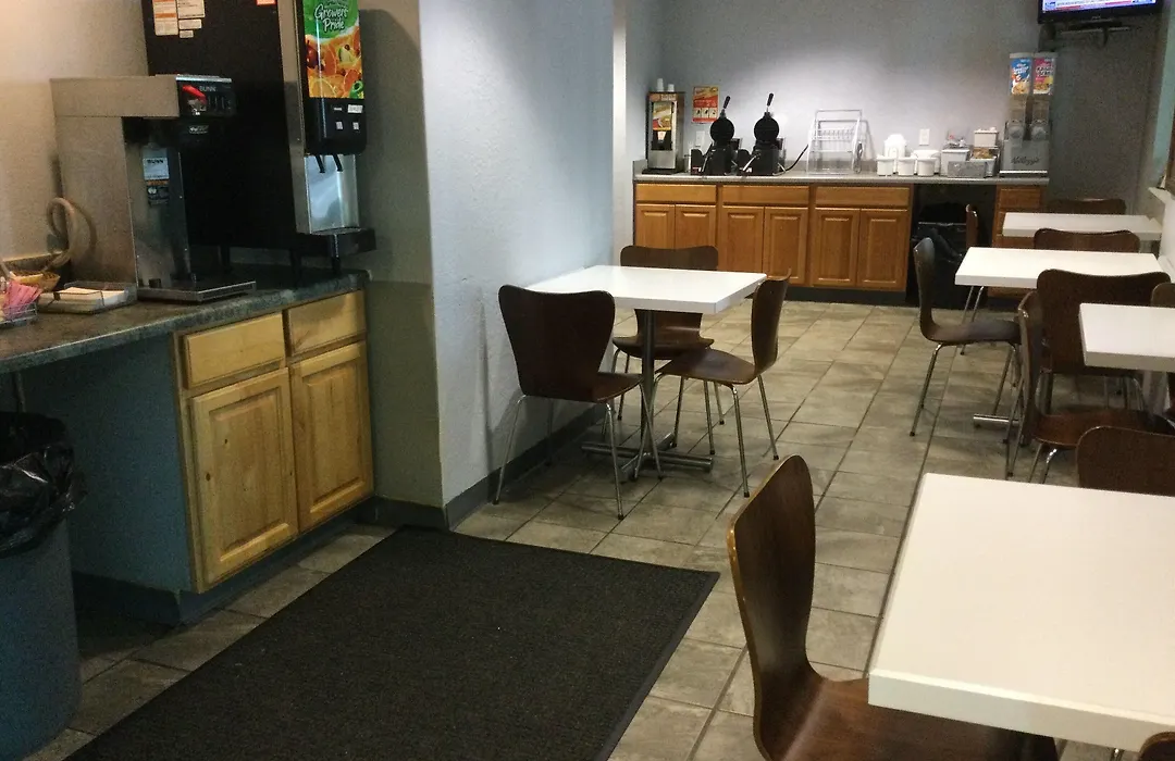 Super 8 By Wyndham Sault Ste. Marie-1