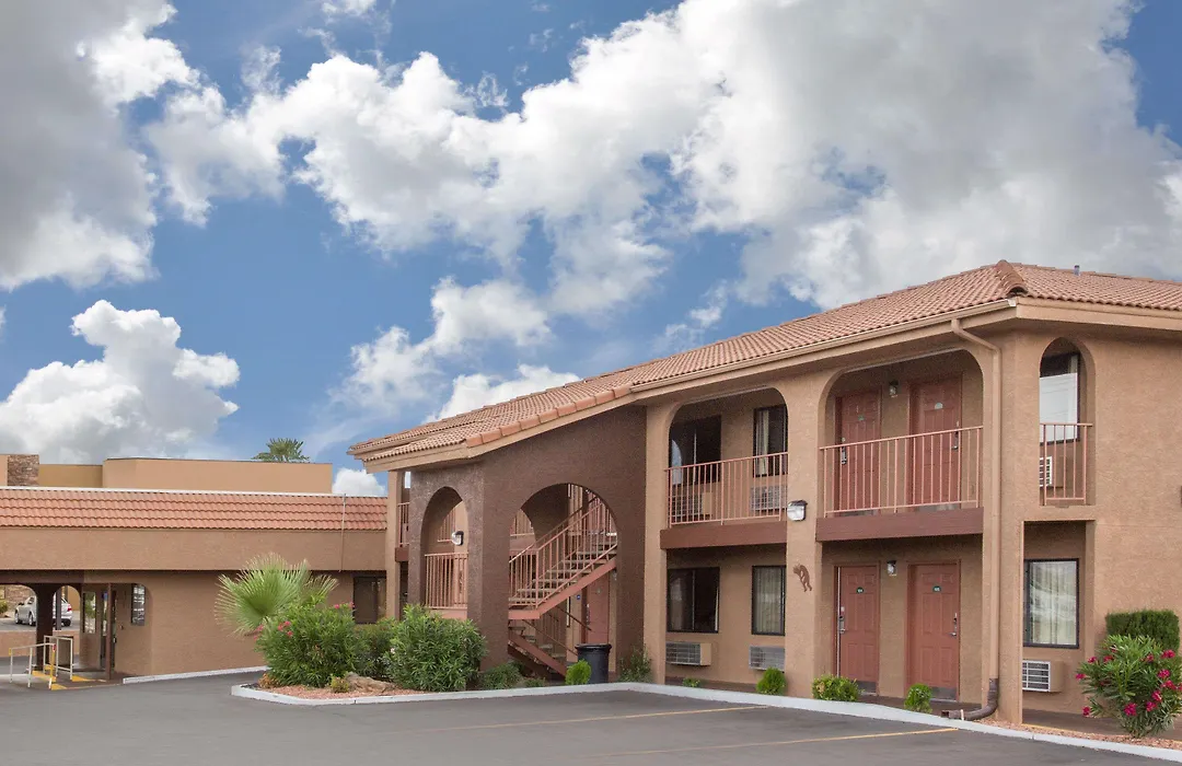 Howard Johnson By Wyndham St. George Hotel & Suites-1