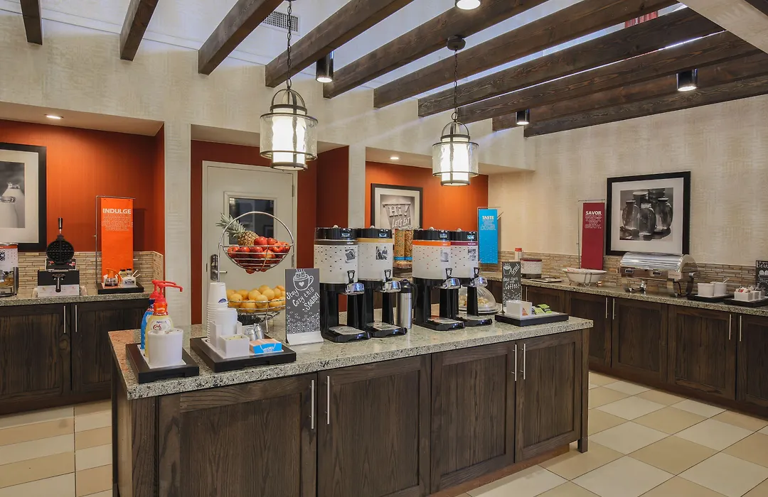Hampton Inn & Suites Camarillo-1