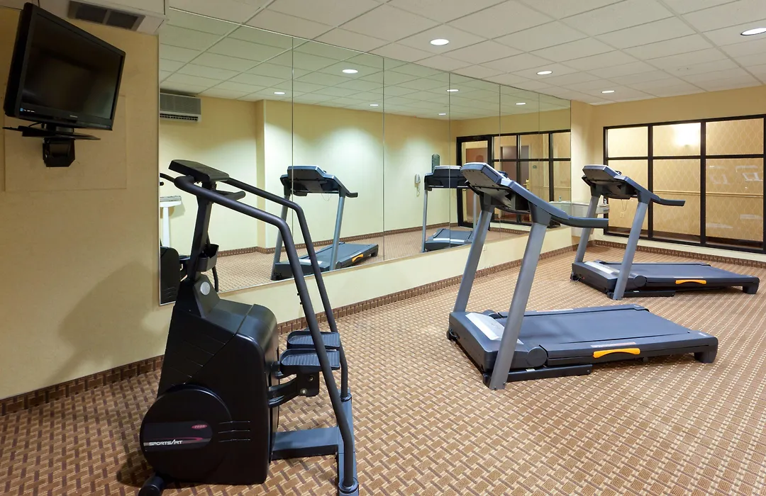 Holiday Inn Express Hotel & Suites-North East By Ihg-1