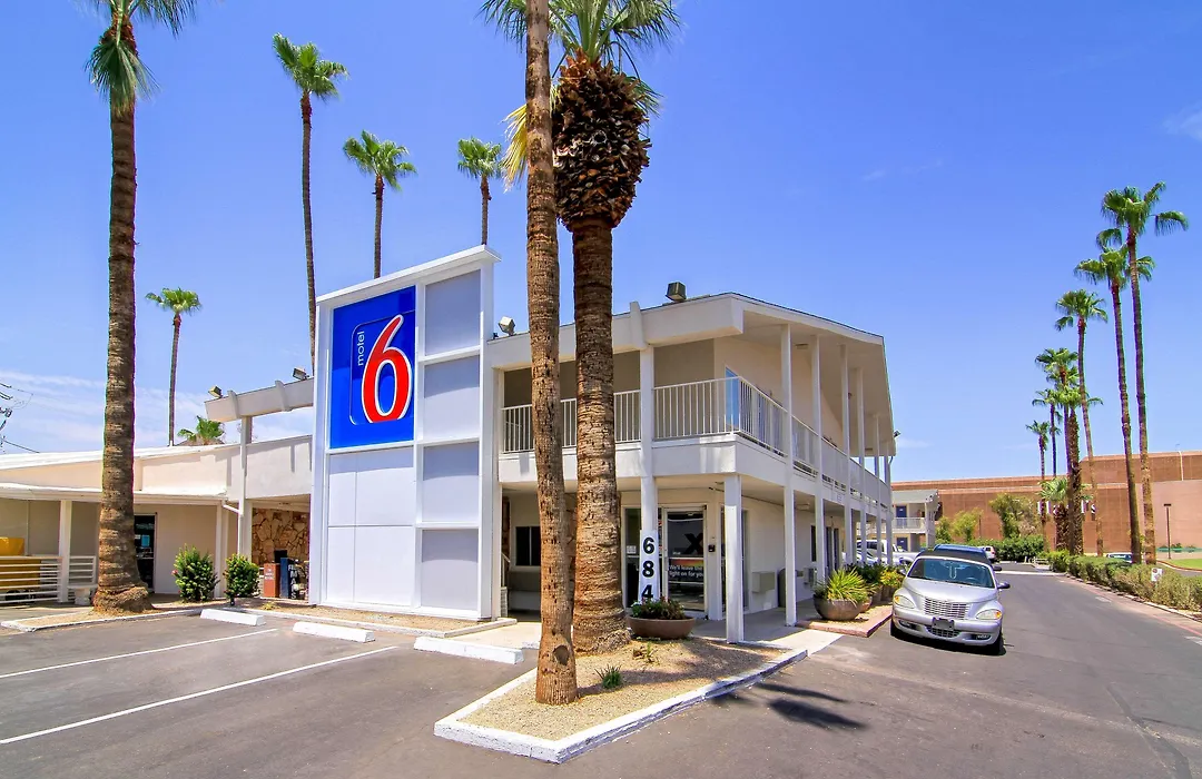 Motel 6 Old Town Scottsdale Fashion Square-1