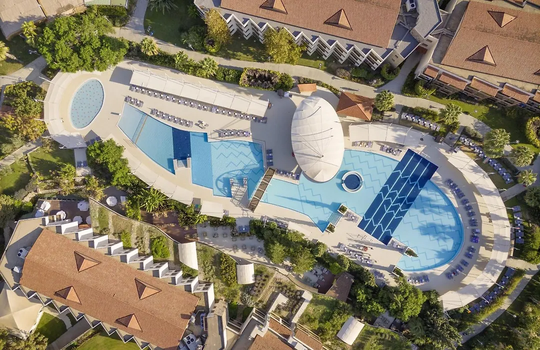 Aqua Fantasy Aquapark Hotel & Spa-1
