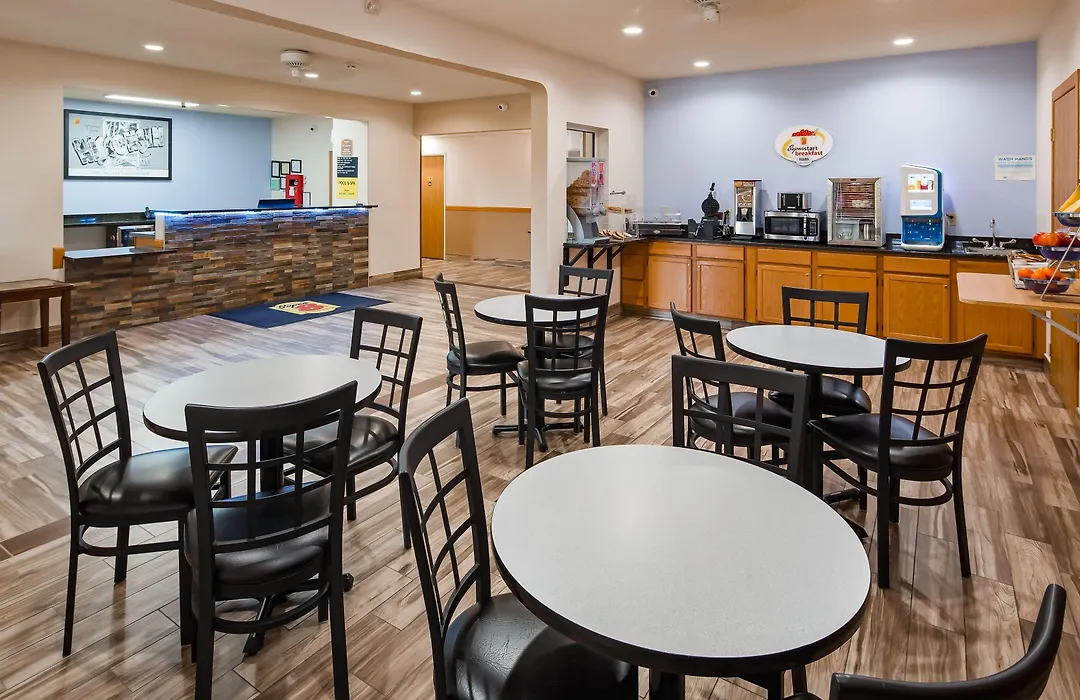 Super 8 By Wyndham Neillsville Wi-1