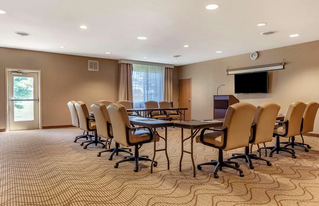 Comfort Suites Delavan - Lake Geneva Area-1